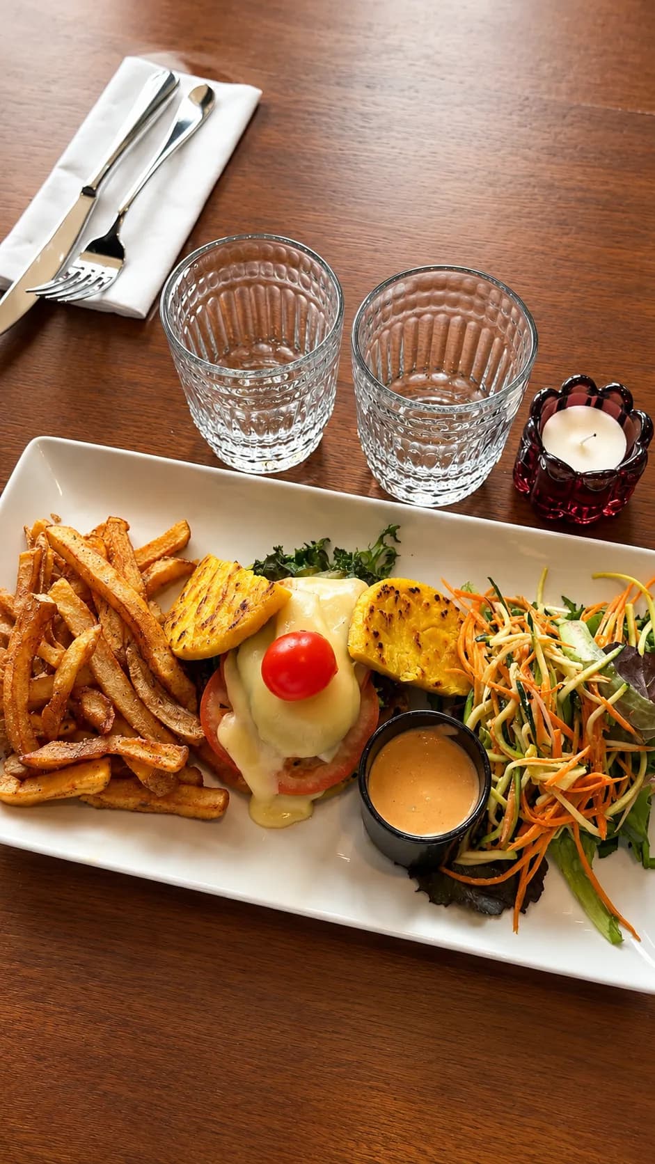 Burger du chef, bœuf effiloché & frites maison